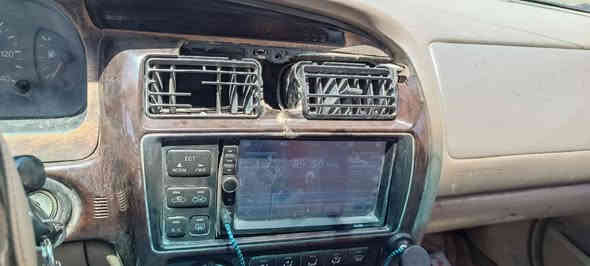 من رخصة الادمن سيارة افلون موديل 2000رقم بصرة تحويل مباشر كير حداديه تبريد محرك عالفحص  التواصل عالرقم *********** السعر ب40وبيها مجال للطيبين السيارة مشروع وطني موجوده في بغداد
