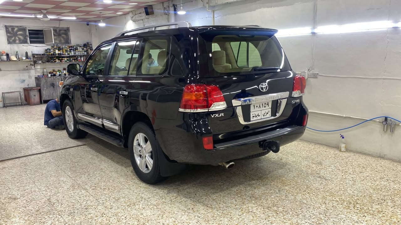 السلام عليكم
لاندكروز Gxr موديل 2012 للبيع 
٨ سلندر 
4600 حجم مكينه
كشنات مخمل 
وباقي مواصفات الاندكروز معروفة 
سيارة صيانة فقط جيهان واوراق الصيانة موجود
اخر صيانة قبل شهرين من تبديل دهون كير ومكينة واكسلات وabs وحتى مي راديتر بدلت وكاله صيانه كامله سويت يم جيهان
هزة وسنويه جديده 
مناقصها اي شي جاهزة من كلشي سيارة على ايد وحدة من 2016 لليوم
بدون صبغ السيارة 
بيها بارد قليل كلش 
لمعرفة باقي التفاصيل تواصل مع الرقم التالي صاحب السيارة 
0781 754 4980
