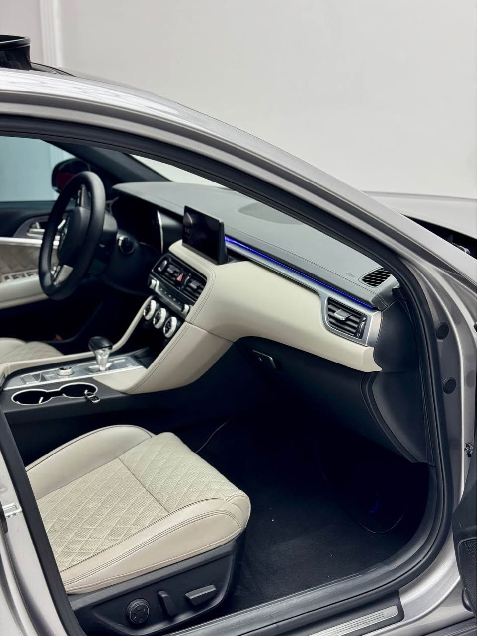 ❤️‍🔥للبيع❤️‍🔥
💥جينيسس جي ٧٠ 💥
موديل// ٢٠٢٢           
ماشي// ٤٥ الف ميل
حجم محرك// ٦ سلندر  مكينة ٣.٣ توين توربو🚀 

💰سعر  سيارة 🔥💰 ٢٤٥ ورقة💰 و بي مجال بسيط للشراي

❌ملاحظة//⬇️
سيارة بدون صبغ فقط شبر بالجاملغ امامي بي تعديل بارد باقي سيارة مكفوللل 💯 سونار موجود مال سيارة

❌ حالة ارباكات سليم كلة بلادي💯

📍مكان سيارة// اربيل - شارع ١٠٠ م معرض فجر الخليج

☎️رقم تليفون// 
كورك:- ***********
اسيا:- ***********

مواصفات ⬇️ (بريستيج  يعني اعلي فئة😍)
پانوراما
داتاشو
٥ كاميرات (٣٦٠ درجة)
رادار ٣٦٠ درجة(امامي + خلفي + مراية)
كشنات بقلاوة + سقف شامو الكنتارة
حساسات امامي + خلفي
كشنات تدفئة + تبريد
‏ Key Card موجود 
ستيرن هيتر
تشغيل عن بعد
صندوك ذكي
٥ وضعية قيادة (Costum-Eco-Sport-Comfort-Smart)
سيستم سماعات Lexicon
‏ Auto Hold 
بريك كهربائي
شحن وايرلس
بعد بيها مواصفات هواية🤍 أربيل, العراق
