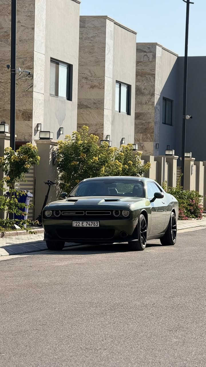 اللهم صلي على محمد وآل محمد
دوج جالنجر 2020 SXT 
رقم وهزه وسنويه جديد بسمي شخصياً 
السياره ستوك عل بلاد لا مهبطه ولا ملعوب بيها كير محرك تبريد كفالة
سياره نظيفة بمعنى الكلمة
ماشيه / 76 ميل
بجم كبس
قطعة وحدة صبغ جاملغ خلفي بدون ايرباك
صور الحادث بل منشور مع السونار 
السعر / 194 وبيها مجال بسيط
***********
مكاني بغداد/الصابيات/مجمع بوابة الكاظمية
