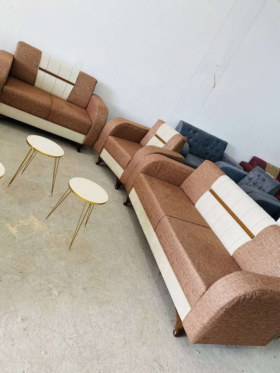 اللهم صلي على محمد وآل محم
يقدم لكم معمل الجنابي لتصميم التخامه وتفصال الدواوين حسب الطلب والمسافه البيع بنضام 

النقد والقسط لحاملي ماستر مصرف الرافدين فقط 

وفرنه الكم توصيل مجاني وهديه سيت طبلات مع التخم متكون من ثلاث قطع 

العمل تزكام 100/100

بلوك اسود ثقيل 💯

لوح جام روسي 🇷🇺

قماش مبطن خامه ثقيله تركي🇹🇷

سفنج مميز اول مؤسسه اصلي💯

كل العليك تجي وتشوف العمل بعيونك وتختار الموديل واللون والباقي علينه 

والصدمه بكل هاي العروض السعر تفضلو خاص او الاتصال على الرقم التالي*********** 

العنوان واسط العزيزيه الشارع العام قرب محطة دجله مجاور مشروع عويد
