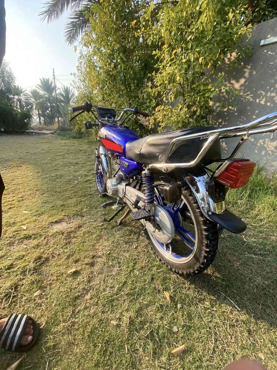 السلام عليكم دراجه سيفان 24دراجه اسبانه ماممدود عليه مكفوله اوراق اصولي كهربائياته سلف كله شغاله السعر 500وبيه مجال قليل 
مكاني ورديه داخل 
***********
