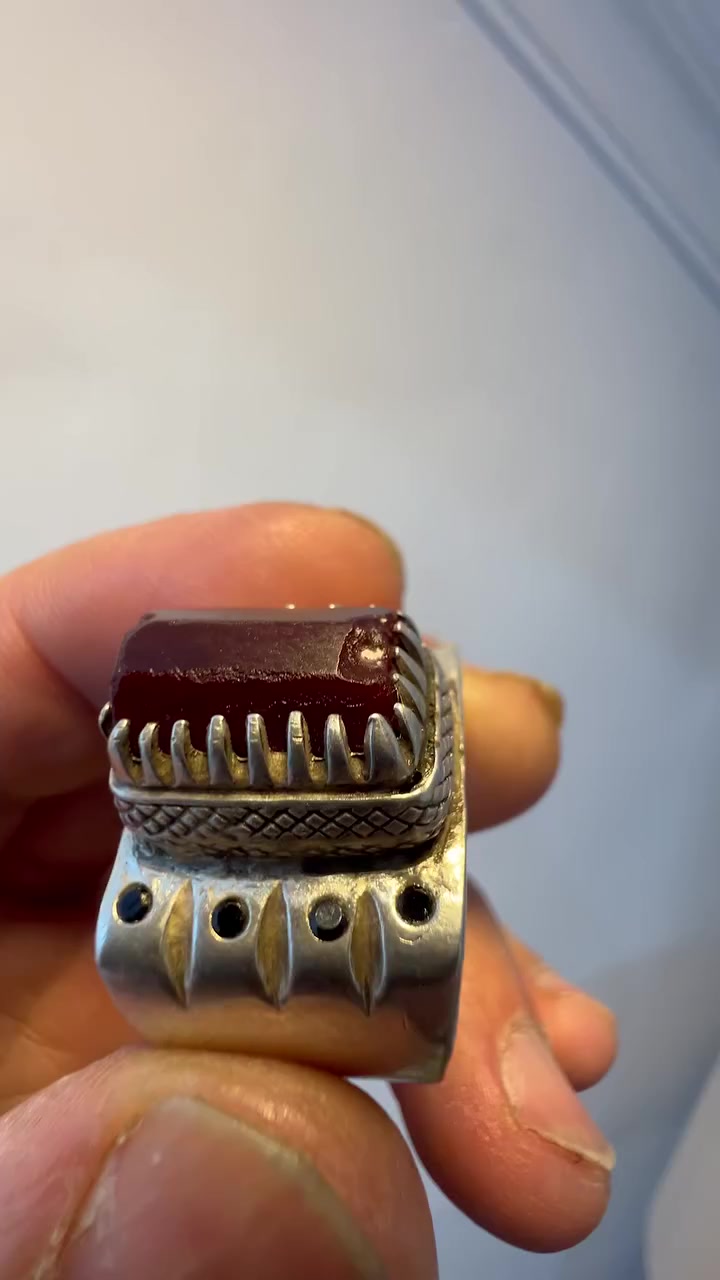 تحفه من العقيق اليمانيّ العباسي القديم العنوان الكوت للاستفسار الاتصال على ***********
