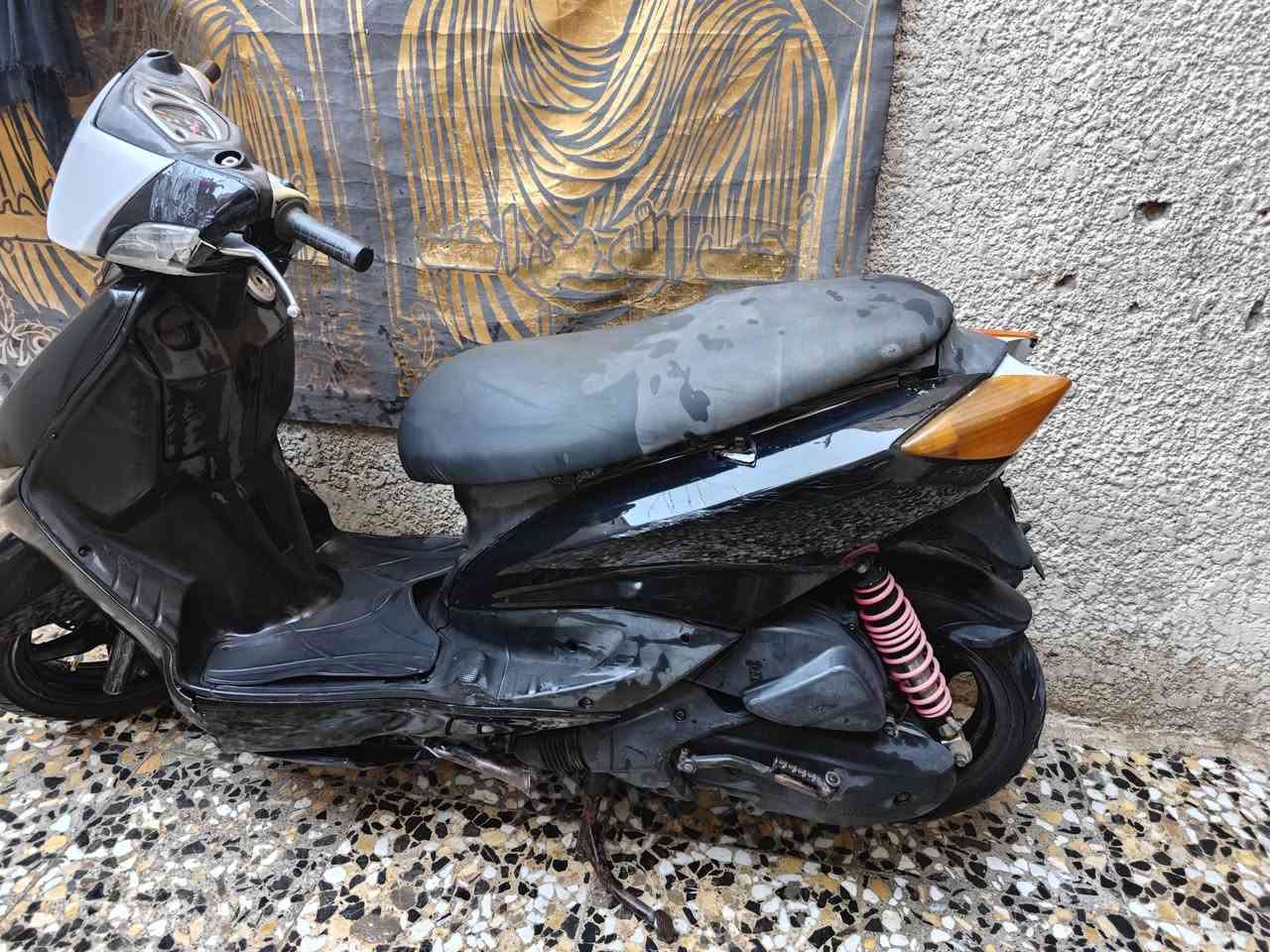 سلام عليكم سكنس نثيه للبيع  مكينه بلاديه شغاله نكره هندر وسلف السعر 300  وبيهة مجال بسيط مكاني بغداد مدينة الصدر ***********
