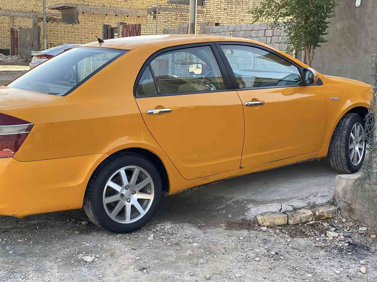 السلام عليكم جلي  موديل 2013 كفاله عامه ماعده الهلالات كير محرك بلاد تبريد منقص غاز حداديه ‎%‎70 مصفره هئية وغرامات رقم انكليزي بسمي لسنه 2035
السعر 43$وبيه مجال بسيط ***********
