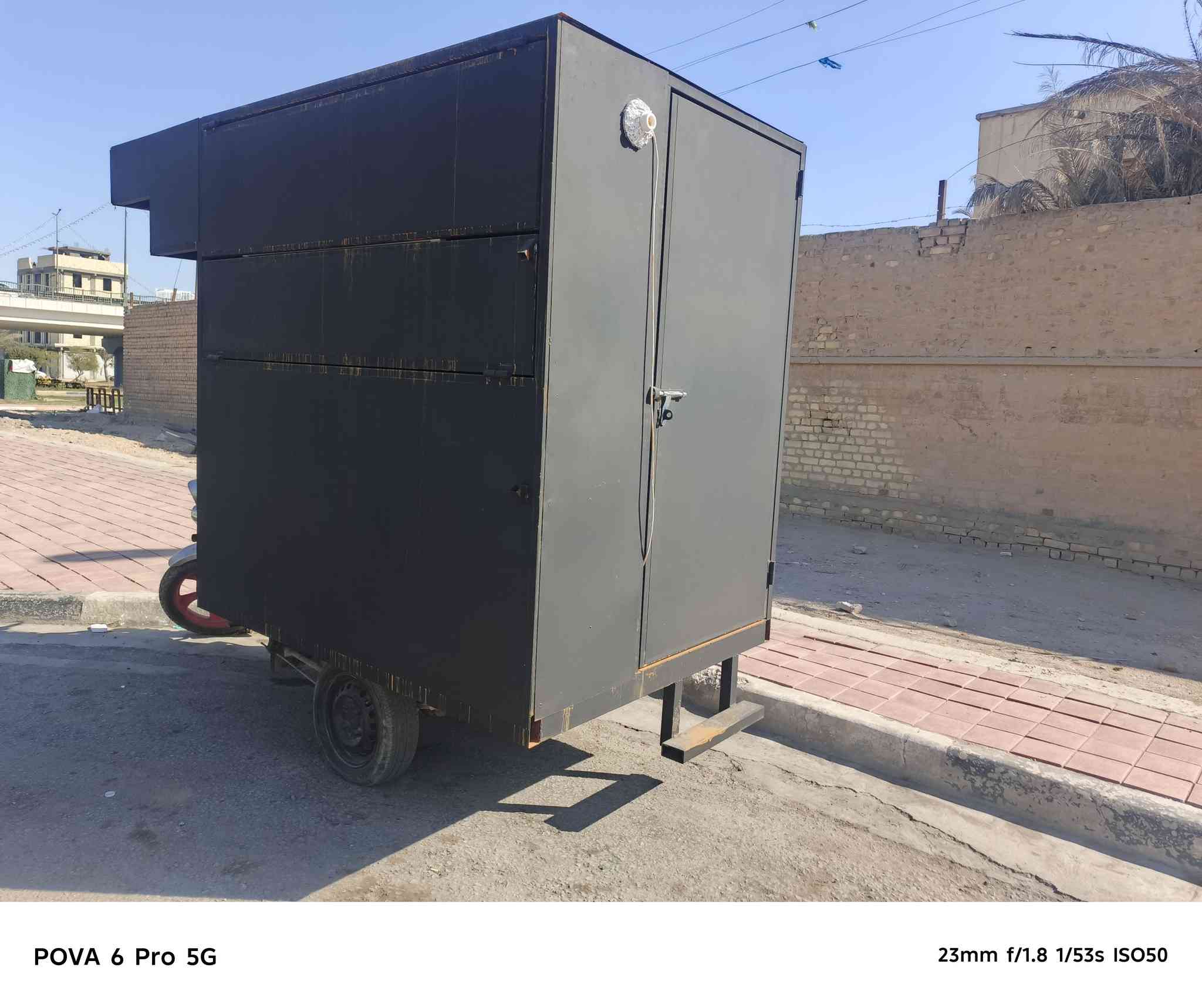 السلام عليكم 
للبيع جاهزه من كلشي 
***********
