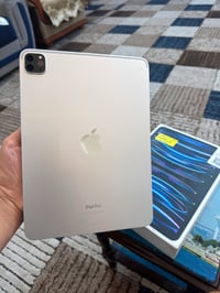 ايباد برو موديل 23 معالج M2 ذاكره 128 البطارية 90 غراض كامله نقص شاحنه...