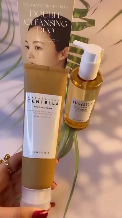 - عررض ع مجموعة تنظيف مزدوج للبشرة
- تتكون من غسول زيتي يزيل المكياج
- وواقي الشمس والشوائب وغسول رغوي
- ينظف البشرة بعمق ويهدئها ويرطبها
- ومناسب حتى للبشرة الحساسة

  السعر : 25  والتوصيل مجاني 
  للحجز خاص

 #عروض #منتجات_سنتيلا#منتجات #شعب_الصيني_ماله_حل😂😂


**إذا كنت صاحب هذا الإعلان وتريد حذفه لأي سبب، رجاءا أرسل رسالة إلى الدعم الفني**