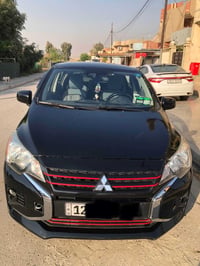 ميتسوبيشي اتراج • ٢٠٢٢ • بدون صبغ