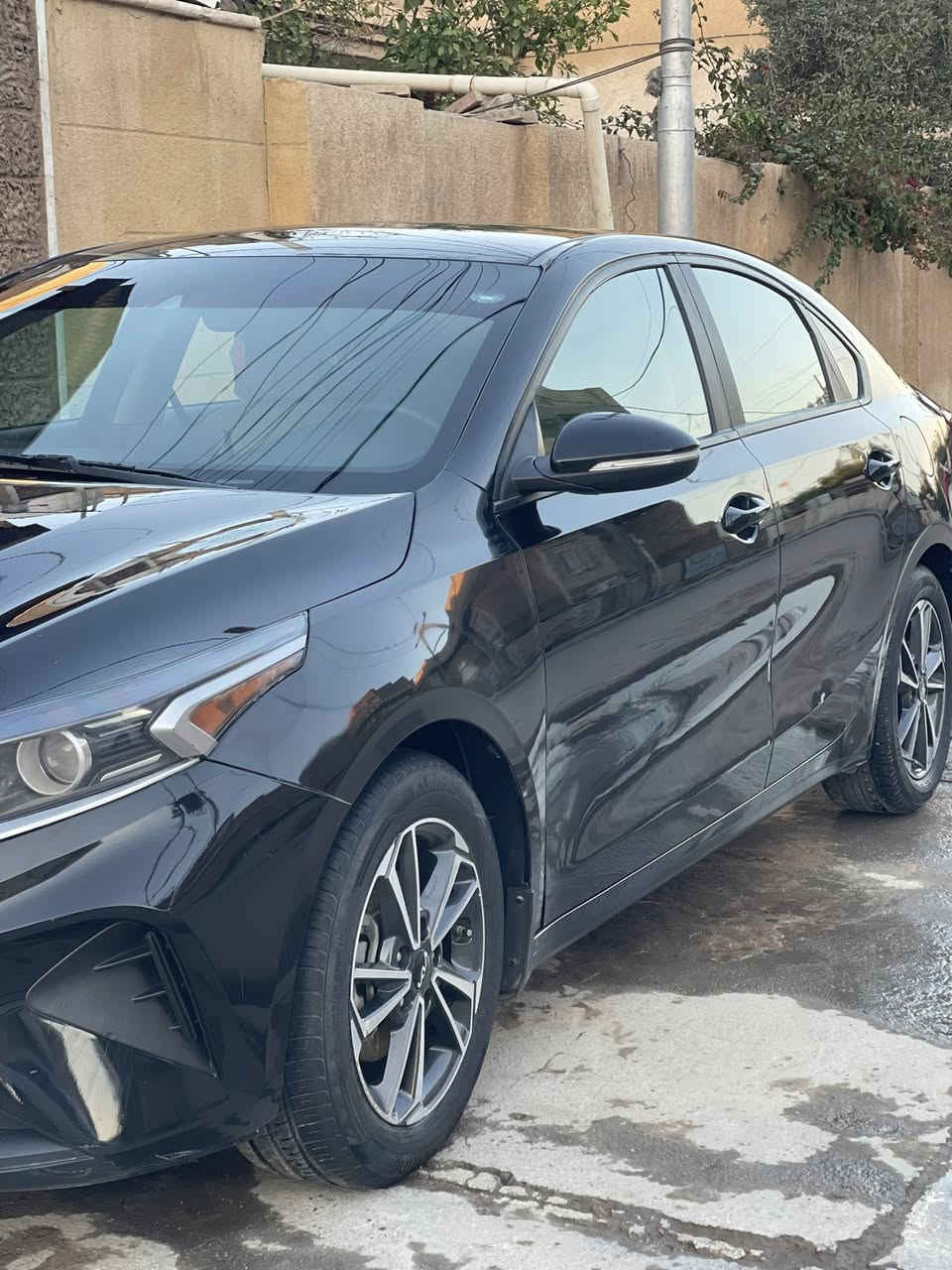 كيا فورتي موديل ٢٠٢٣ دخول جديد ماشيه ٣٩ حادث جاملغ خلفي وربع قبق الجنطة وبارد بالجاملغ الامامي شي قليل بدون دواخل بدون ايرباك داخل عسلي رقم اربيل هزه وسنويه جدد السعر ١٤٣ وبيها مجال العنوان بابل المسيب *********** صور الحادث واتساب
