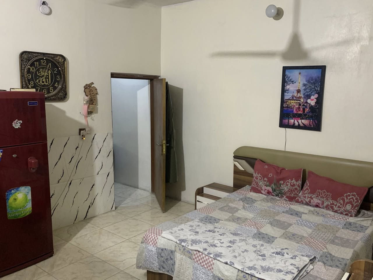 السلام عليكم 
بيت للبيع مساحه 100م 
طابو صرف حجه يحتوي استقبال وصاله ومطبخ وغرف نوم اثنين طابقين 
العنوان ديالى بعقوبه حي العمال مربع المدارس فول خدمات السعر راسل خاص الرقم ‭0770 294 6251‬
