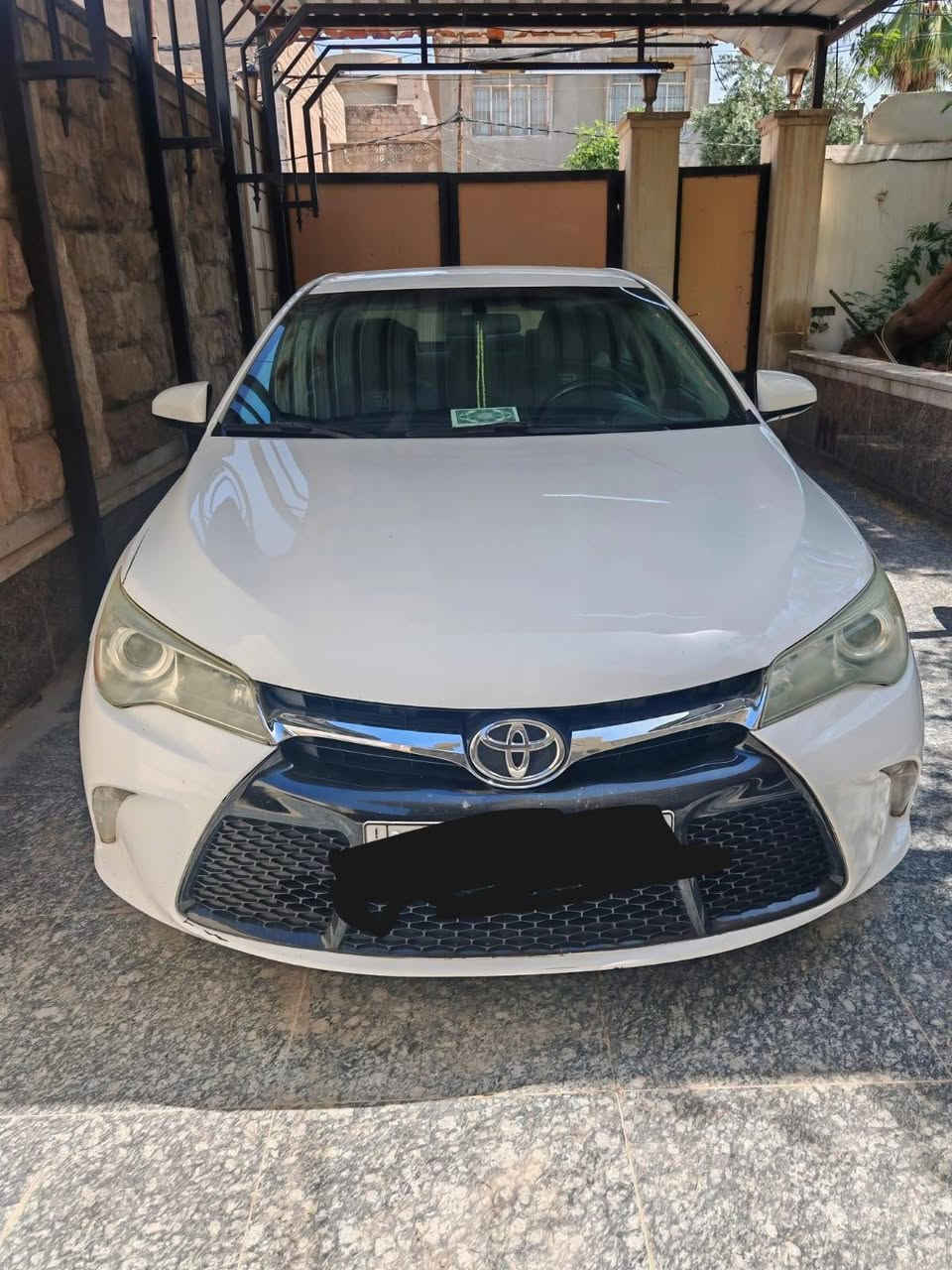 كامري ٢٠١٦ لون ابيض وارد امريكي
١.داخل لونين وصاج
٢.تثبيت سراعه
٣.طخم تاير وباتري جديد
٤.شفتات ستيرن وباقي مواصفات الكامري le معروفه
ضررها صندوق خلفي ونص جاملغ  ماشيه ١٧٠ الف م وقابل للزياده وبيها مكانين صغار صبغ اثر طخه بالعراق  محركها بيه تبخير سعرها ١٤٠ وبيها مجال
للاستفسار اتصال او واتساب على
***********الخاص مغلق
