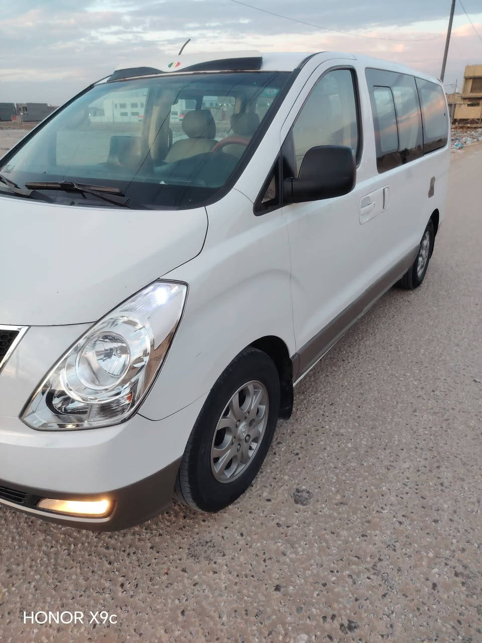 سلام عليكم البيع ستاركس موديل2014 محور مسكر كير وتماتيك قبق اسو مكفوله كفاله عامه رقم قادسيه سنويه ال 2031 تخم تاير حداديه جديده تبريد ثلج السياره جاهزه مابيه نقص برغي اسعر خاص وهذه رقمي *********** ***********
