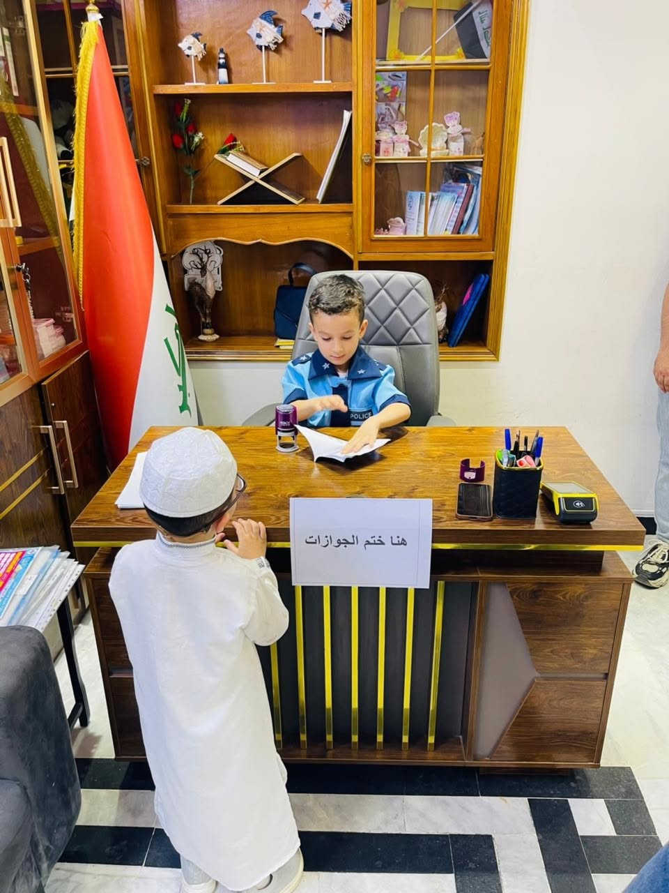 في أجواء مليئة بالفرح والتعلّم 🌷🪻
نظّمنا لأطفالنا فعالية مميزة للتعرّف على عيد الأضحى المبارك، حيث عاشوا رحلةً ممتعة تحاكي السفر إلى مكة المكرمة ✨🕋
وكانت أولى خطوات الرحلة حصول أطفالنا الصغار على “جواز السفر” استعدادًا لخوض هذه التجربة التعليمية الجميلة بكل حماس وبراءة 🤍

📍 فرعنا الأول : بغداد – العامرية – نهاية شارع الملجأ – قرب المجلس البلدي
📞 للتواصل والاستفسار: ***********
📍 الفرع الثاني :حي الجهاد - سريع حي العامل - قرب مسبح الرافدين
📞 للاستفسار والتواصل: ***********

📌 تابعونا لتكونوا جزءًا من رحلتنا التربوية، ولتتعرفوا على رؤيتنا ورسالتنا وأهدافنا التي نطمح لتحقيقها معكم.

خطوة طفلك الأولى تبدأ من حلمه الأول 🌱
#روضة_الحلم_الأول #الحلم_الأول #حي_الجهاد
#العامرية
