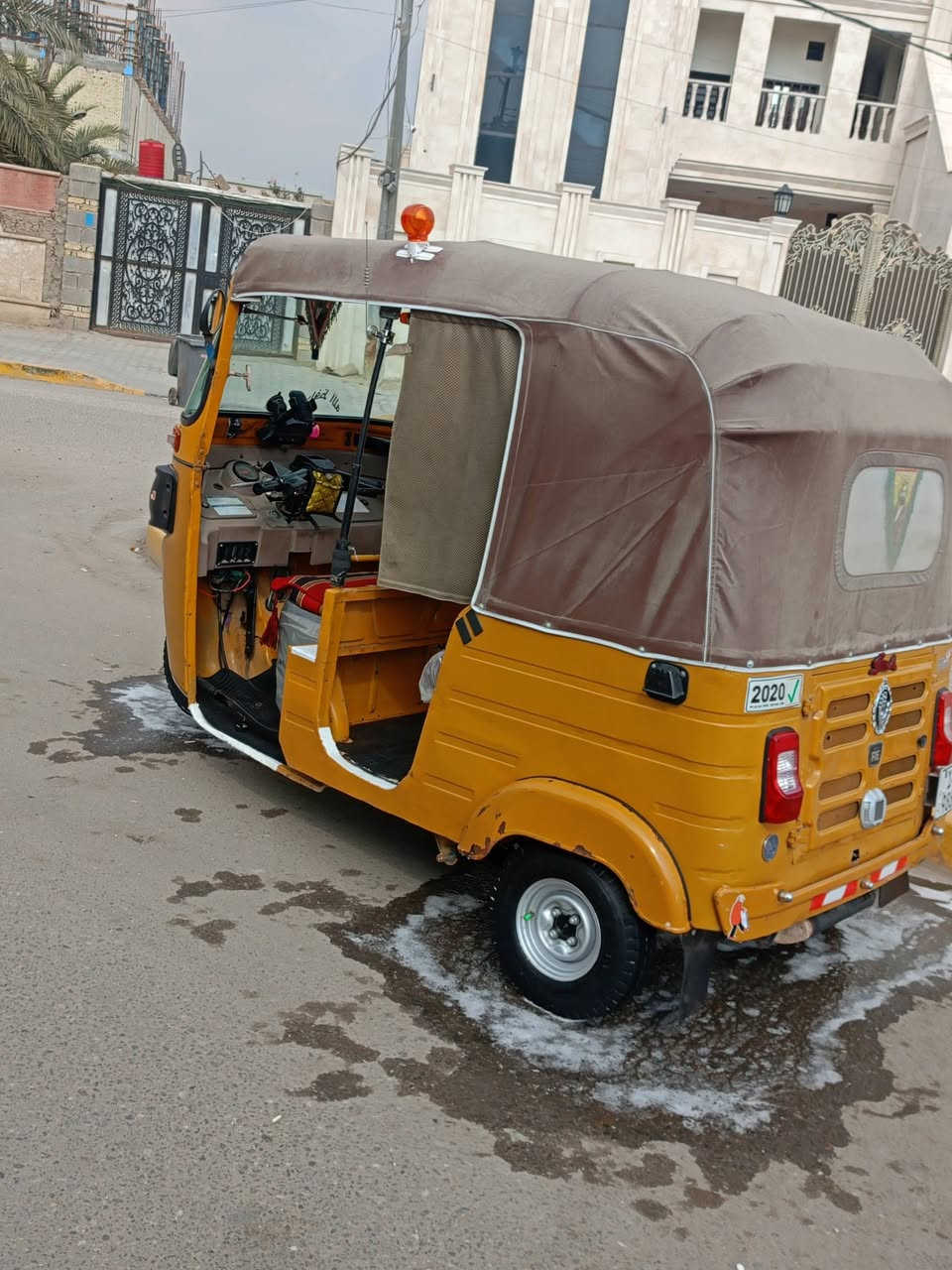 السلام عليكم عندي تكتك موديل 20 رقم سنويه باسمي سعر 6 مليون فقل شراي هذا رقمي ***********
