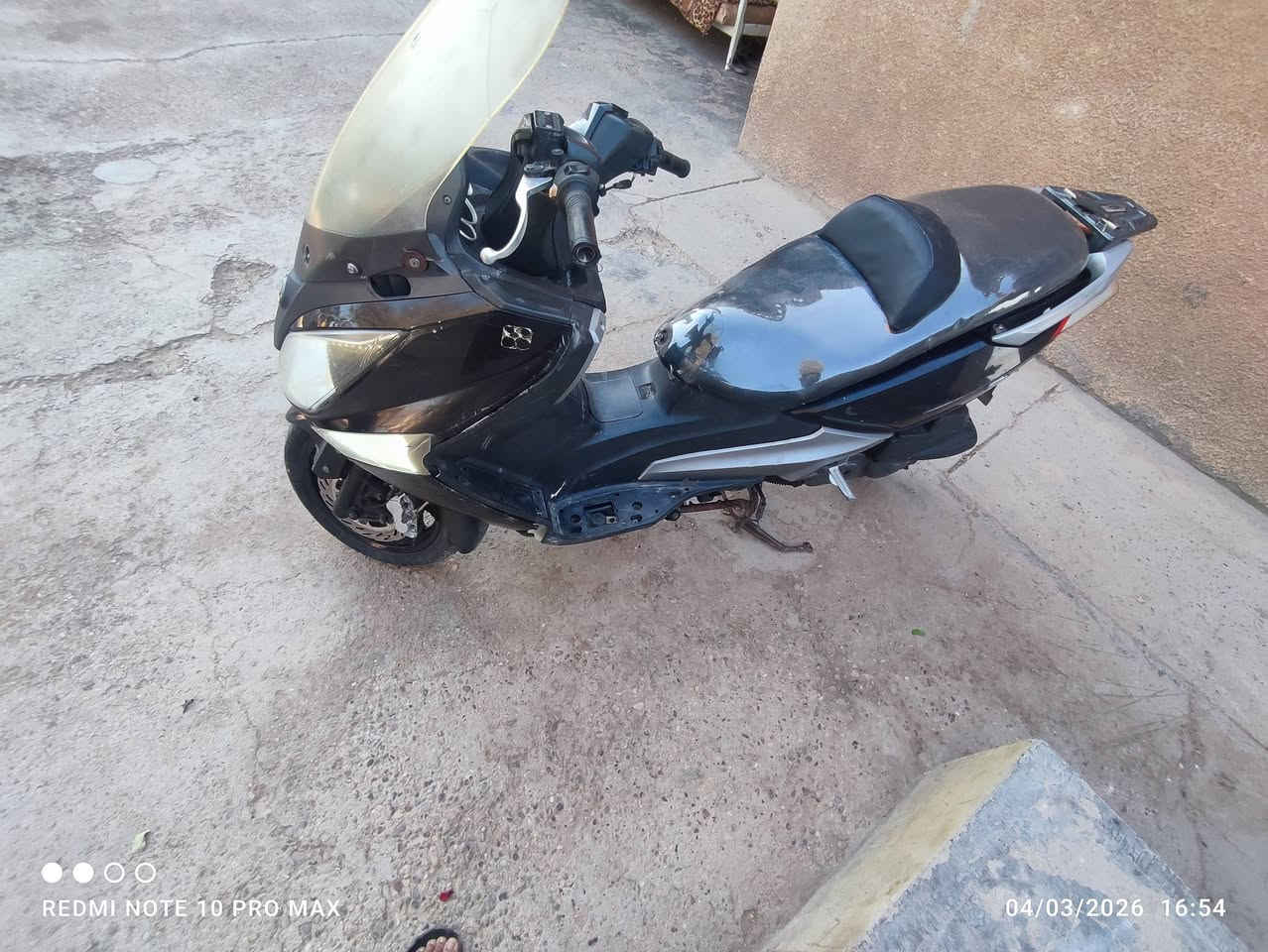 السلام عليكم دراجه سيام للبيع السعر 500 المكان الرضوانيه ***********
