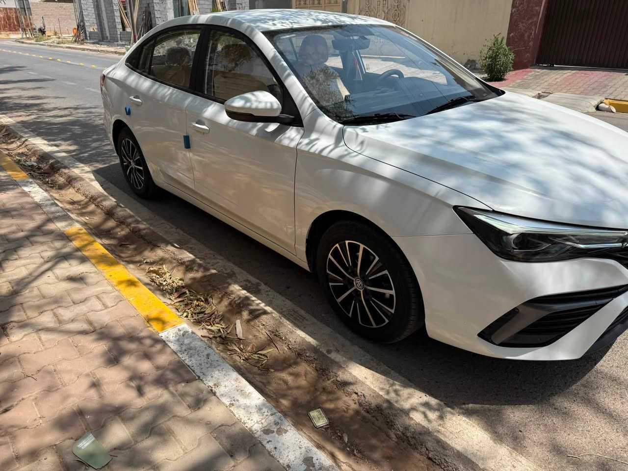 📌 للبيع: MG 5 Plus موديل 2025 – بحالة الزيرو! كفالة عامة
🔹 أهم المواصفات:

 المحرك: 4 سلندر / 1500 (تنفس طبيعي – اقتصادي جداً )

 المسافة المقطوعة: ( 3 ) الف كم (جديدة تماماً)

 الضمان: تحت ضمان الشركة الرسمي

 الرقم: أربيل (بأسمي)

اللون : ابيض

 العجلات: ويل كب 4 قطعات

 دخول ذكي + تشغيل بصمة

 نظام Auto Hold + Auto Brake

 مثبت سرعة وتحكم ستيرن كامل

شاشة ابل كار بلي واندرويد

حساس خلفي

حساس ضغط اطارات

لايت زينون + اشاير بالمري

تبريد قطعتين (أمامي وخلفي)

💰 السعر والملاحظات:

 السعر: ( 120 ) ورقة وبيها مجال بسيط .

دفتر بانزين بيها . 

فحص السيارة مرفق مع الصور في المنشور . 

📞 للتواصل والاستفسار:

 رقم الهاتف: [***********]

 المكان: { كركوك / قضاء طوزخورماتو }
