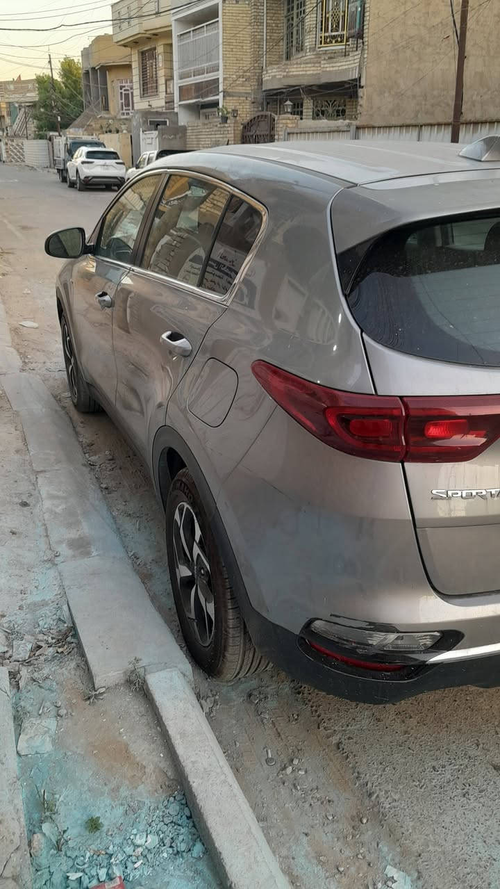 سيارة اسبورتج وارد 2021 حادث امامي محرك ٢٤٠٠ gdi السعر 150 ورقة رقم الشاصي موجود لغرض معرفة الحادث مع صور السيارة اتصال *********** او ***********
