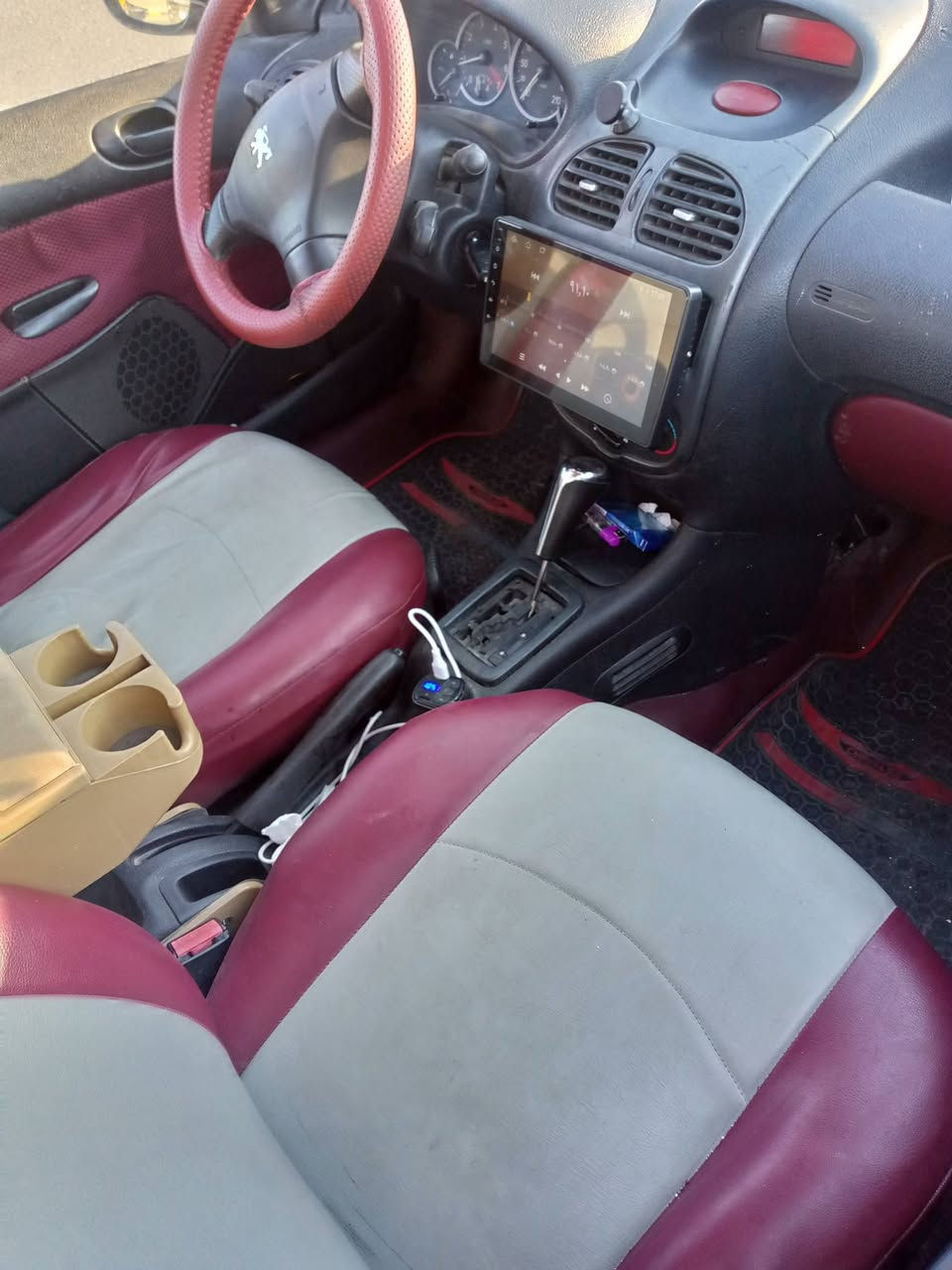 بيجو للبيع كير محرك نضيف بسمي سنويه بيه مكانت صبغ تبريد ثلج تخم تاير سعر 43 وتصال ***********
