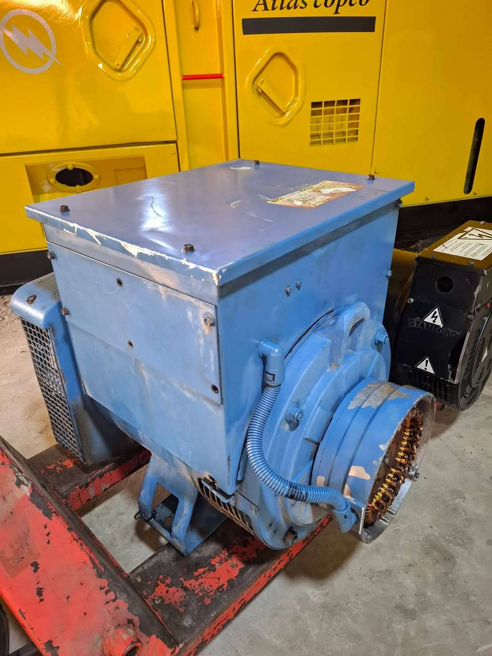 السلام عليكم تواريد للبيع ***********
