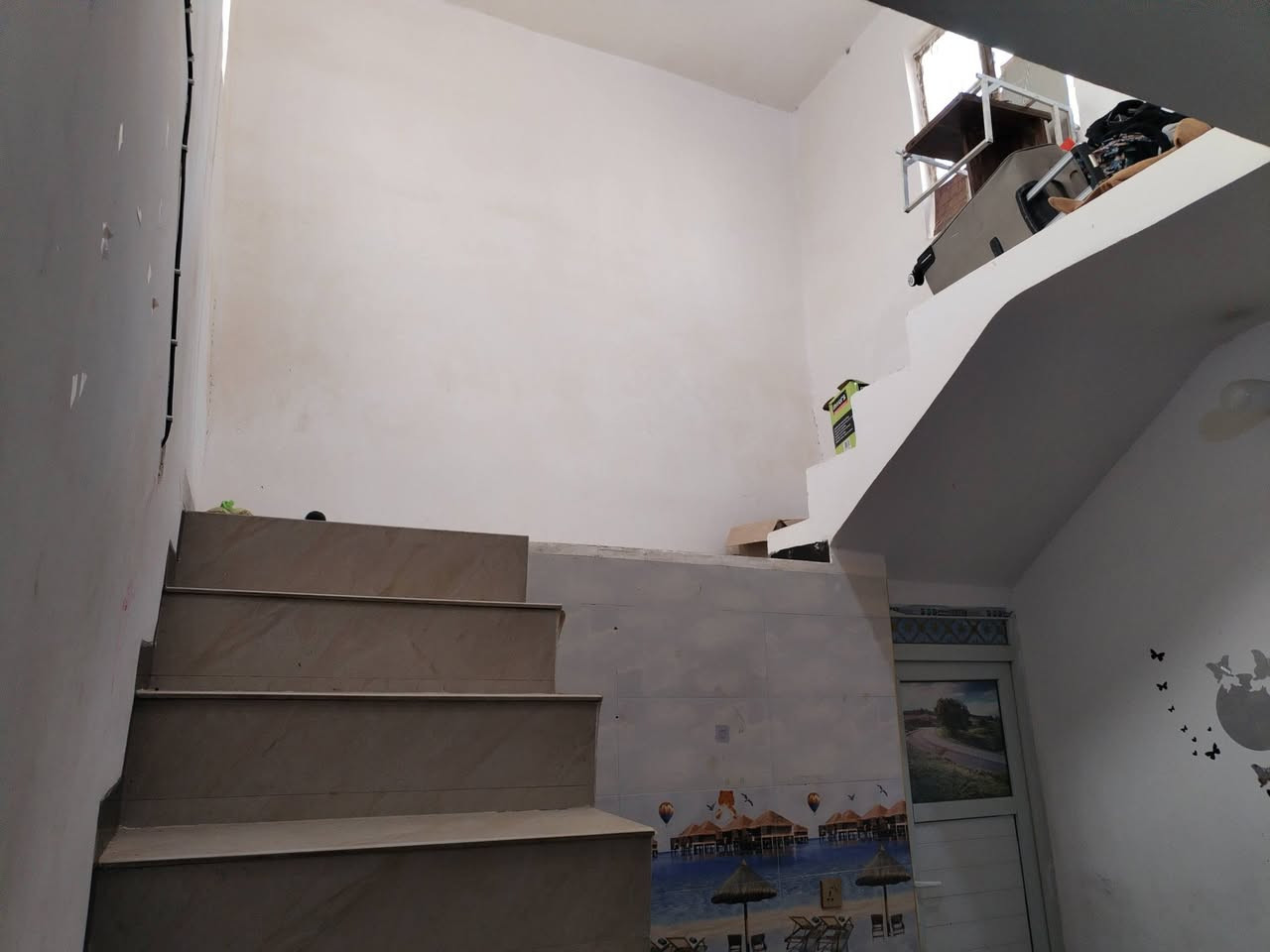 السلام عليكم بيت للبيع حي عرار مساحه ٢٥٠ بل سند واقع ٣٢٠ متر ركن بيت طابو صرف بناء حديث كامل عل آخر حبايه موقع مميز شارع الريسي السعر ١٦٠ بي مجال الاستفسار اتصال *********** مراجعه مكتب النوارس شارع مستشفى ***********
