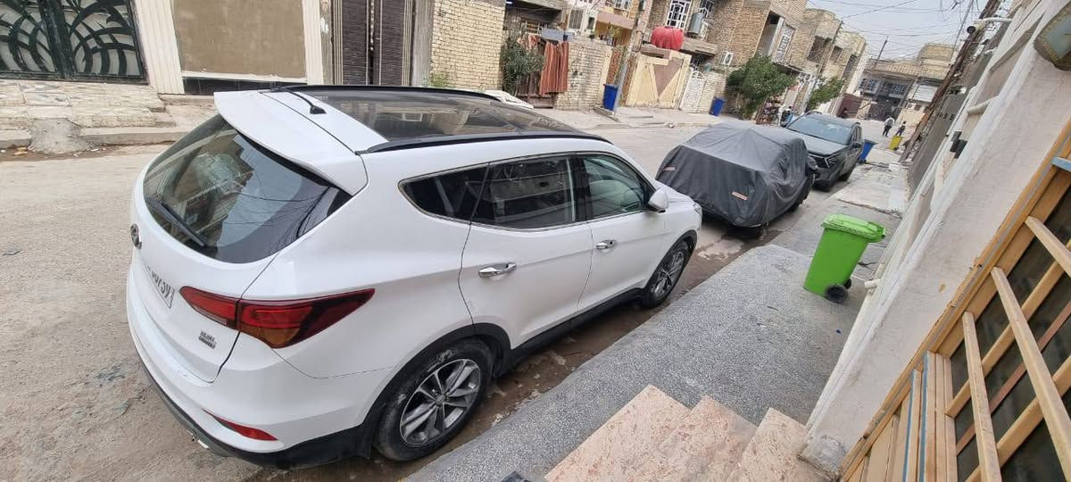 السلام عليكم مطلوب مراوس فقط
سنتافي 18خليخي مكفولة كفاله عامه بيه فقط تكحيل به خشم البنيد فول مواصفات شاشه كامره تلاث قطع تبريد
تسخين وتبريد المقاعد 7راكب مكينه 6سلندر 
مكان السياره بغداد 

 ‏‪***********‬‏
