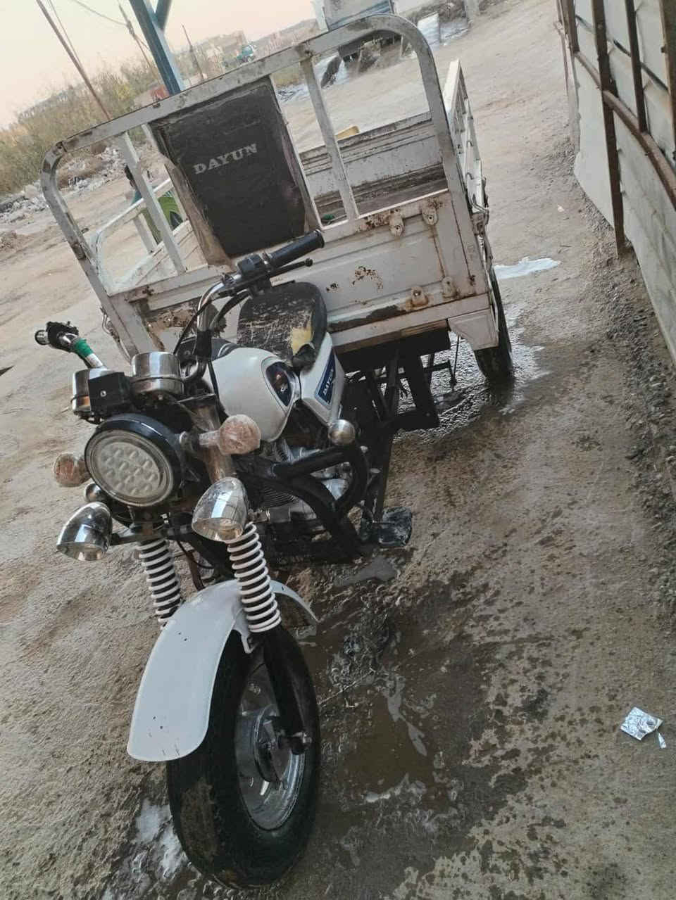 السلام عليكم  للبيع موديل 2018 اوراقها كامله مكينه ما مفتوحه  شاصي كفاله مكانه شطره سعر خاص هذا الرقم ***********
