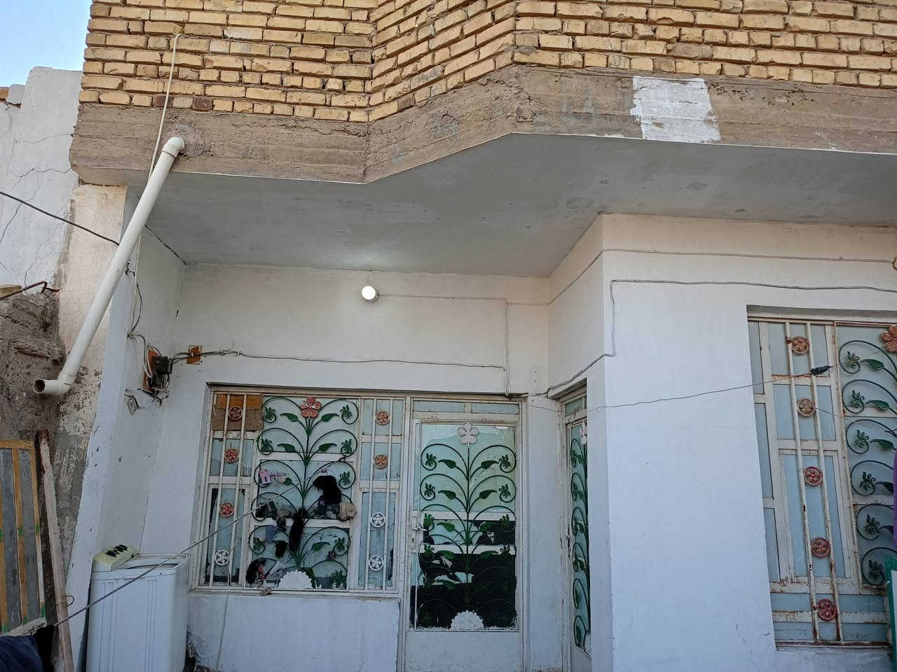 البيت للبيع المساحه150 متر
حي المستخدمين خلف شارع الروضه قريب الشارع العام للاتصال ***********
