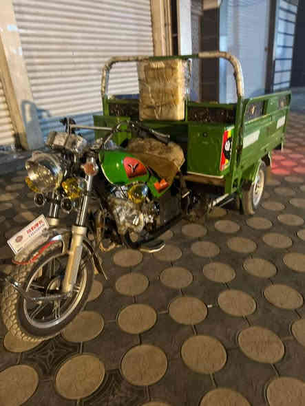 السلام عليكم ستوته موديل 23 اوراق اصوليه تخم تاير محرك جديد والباقي واضح مثل مابل  صوره موبايل ***********  *********** بغداد كم ساره
