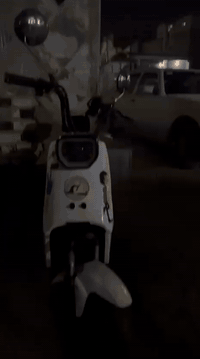 السلام عليكم شباب دراجه شحن للبيع بيع مستعجل بيها اربع شغلات بطاريات شحن يرادلها سويج ضايع بس بصمه شغااه لبصمه خلل. ما بيها وشاشتها يرادلها تبديل وكهربائيات يرادلها ولسعر 350 قفل متوازي عل بيعه 
الرقم للتواصل ***********
