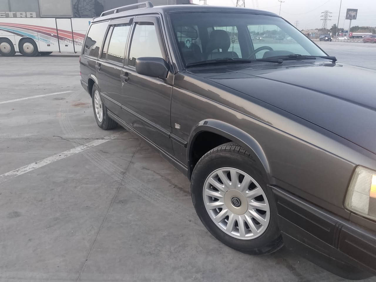 فولفو حجم 940 موديل 97 مكينه تيربو غرفه جلد تبريد شغال رقم نجف دولي بسمي كفاله من خياس  وشواصي *********** مكان سياره نجف ناحيه
