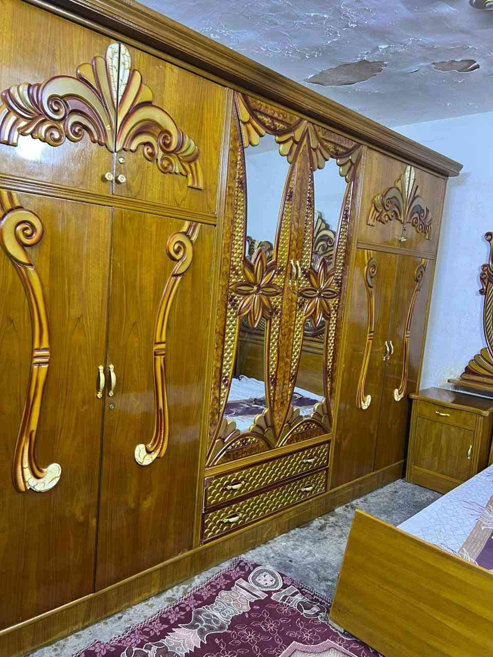 غرفه اخشاب للبيع نضيفه 6ابواب ملحق نضيفه مديل حديث الزاويه كنتوريه ضهر جرجوبه براغي صاج السعر 650بغداد الاتصال ***********متواجد واتساب
