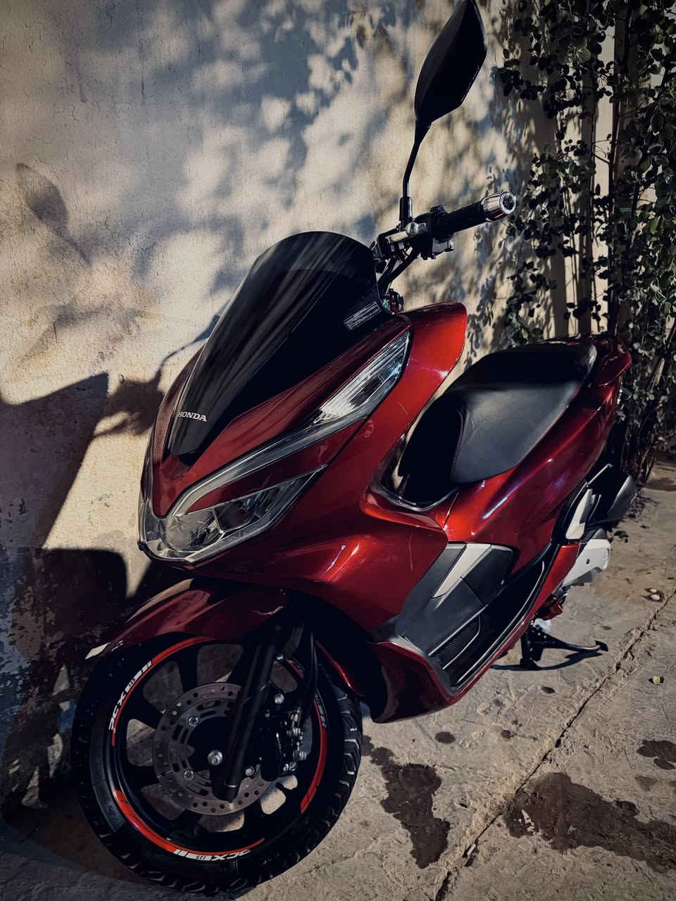 السلام عليكم  pcx ياباني دراجة جديدة لوك ماشية ١٩ الف (الياباني) غني عن التعريف دراجة كفالة عامة من مكينة وكڤرات
*********** 
بغداد مدينة الصدر
