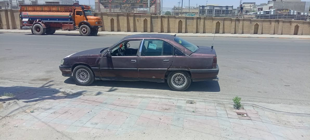 سلام عليكم من رخصت الادمن اوبل اوميكا للبيع موديل 91 او مراوس سياره كير محرك صدر 
مكفولات تخم تاير تحويل مباشر سنويه ماساقطه كهربائيات كلها شغاله مكان البعلوان نساف ***********
