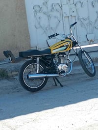 للبيع بس المحرك مو وياهن غراض جدد الدراجه كلك اكاتبك بيها ب300 قفل 078...