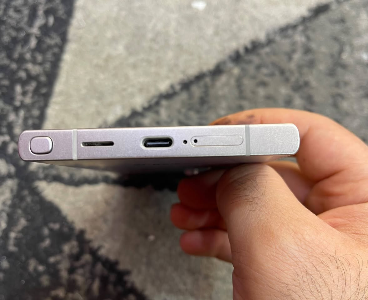 السلام عليكم
Samsung S24 Ultra
الجهاز مستخدم كلش كلش قليل
الجهاز لوووووووك
واي ملاحظه مابينو
اللون  التيتانيوم 

الذاكرة 256 كيكابايت
الرام 12 كيكابايت
شاشة مسطحة قياس 6.8 انش وتردد 120 هرتز
المعالج: ثماني النواة Snapdragon 8 Gen 3
كاميرا عالية الوضوح بدقة 200 ميكابكسل 

العنوان/ كراج الشمال 
السعر مليون 100
***********
***********
