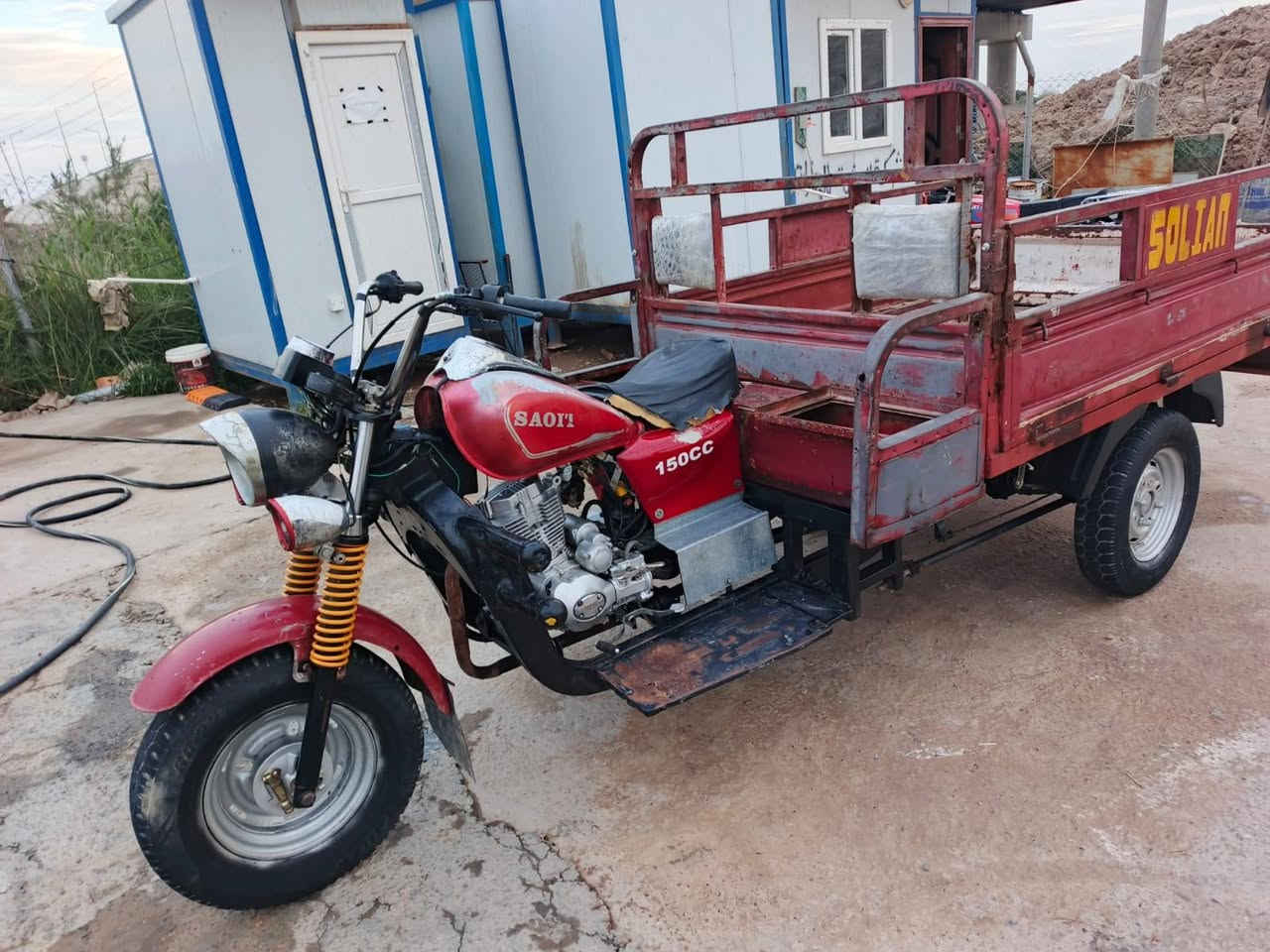 السلام عليكم شباب
ستوته سلطان للبيع موديل 2012 بدون اوراق مكفوله عشائريآ  
محرك نضيف + كهربائيات كلها شغاله 
الشاصي مكفول  سعر 900 وبيها مجال 
الاستفسار على الرقم  ***********
