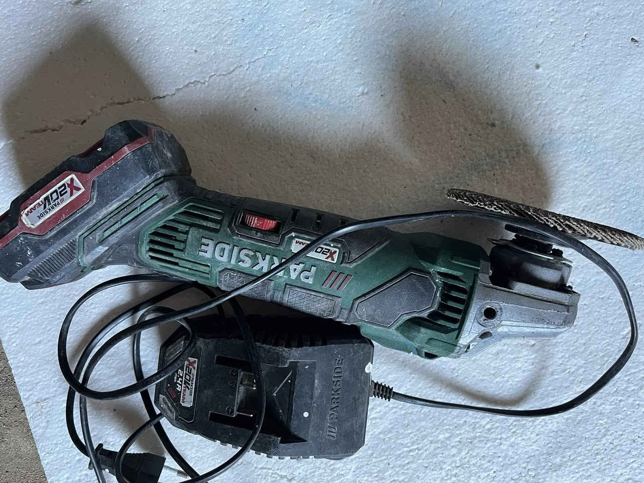 كويرة شحن تحتاج بطارية فقط 
دريل بارك سايد القديم نقص بطارية فقط
فرطونة مع الملحقات نقص فحمات فقط 
بيع للكل 40 الف


**إذا كنت صاحب هذا الإعلان وتريد حذفه لأي سبب، رجاءا أرسل رسالة إلى الدعم الفني**