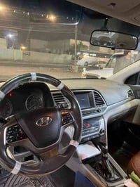 سياره النترا2017  لون اسود وارد امريكي  بيها ضرر بنيد فقط بدون دواخل  ...