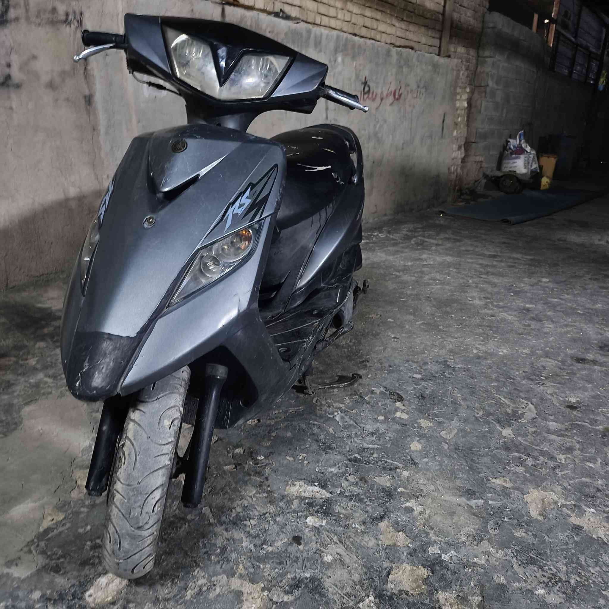 سلام عليكم
ماكس ثعلب🦊
للبيع دراجة بلادية كفالة 
من المكينة و الكلجات و الكفرات 
كهربائيات ما ملعوب بيها شلعة و معدل 
مكينة خرسة ما ينسمع الها صوت ابد 
نقصها بس خيالها السعر 650 مكان بغداد رقم *********** موجود خاص مو شراي لا تتعبني
