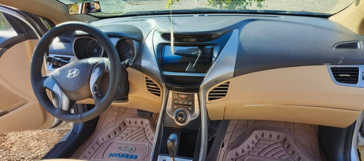 سلام عليكم
للبيع النتره موديل 2014
خليجي مكفول من ضربه 
سيارة جاهز مكينة كير صدر تخم تاير 
مكينة دوش 1800
شراي يتصل ***********
