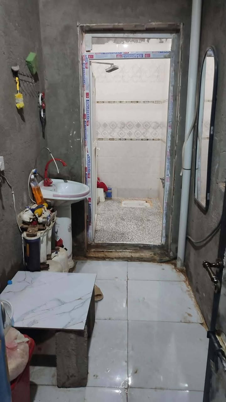 بيت البيع في الكوفه (البراكيه )
قرب معمل السمنت 
مساحه ٣٧٥ 
طابو زراعي 
البناء _ستقبال _صاله _غرف نوم ٢ _حمام داخلي  
_حمام خارجي _مطبخ 
سعر ٧٠
رقم ***********
للاستفسار اتصال او مراجعة مكتب العرداوي للوساطة العقارية حي الميلاد حولي شارع 30 الثاني

او مراسلة الصفحة او الاتصال على الرقم
*********** -***********

