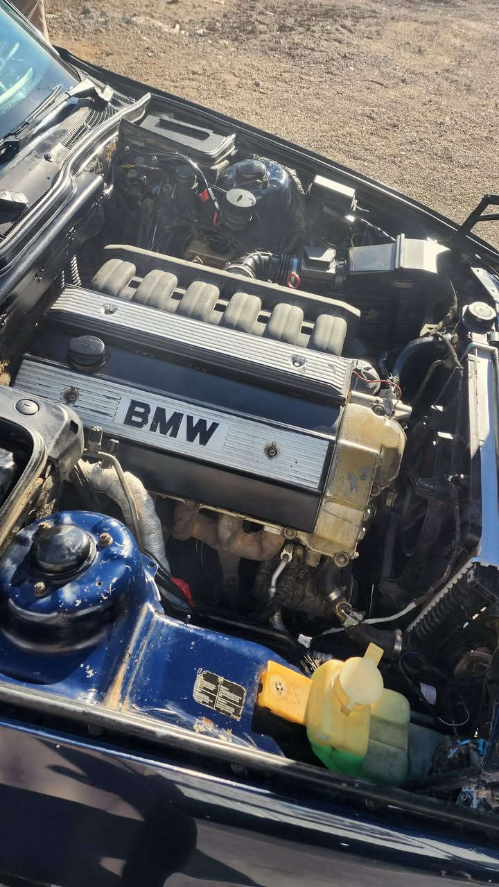 بي ام دبليو ٥٢٥ 
موديل ١٩٩١
محرك فانوس مسكر 
رقم انبار
مكانها فلوجه
سعرها ٥٥ $
***********
