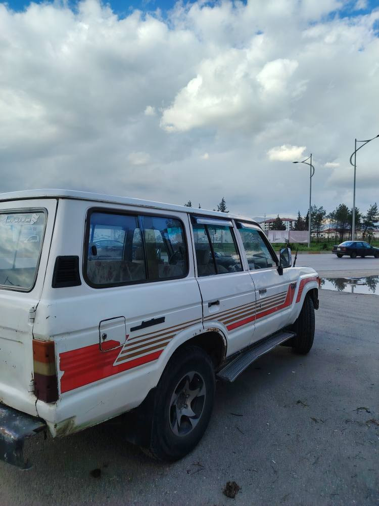 لاندگرۆزەر 1985 ئاڕمی پلاستیکی سلێمانی
بەشەرتی ئەوەلیات
 دوو ئێف و شەش گێڕە
 ئەکسلی پێش و داوەی بێ کێشەیە
بەغاز و بنزین ئیش ئەکات
هەموو گیانی بەشەرت 

نرخی 29 گەڵا و مەعامەلەیەکی کەم ، سلێمانیم
ژمارەی خاوەنی چات بۆمن مەکەن لەگەڵ ڕێزم
واتسەپیشی لەسەرە👇👇👇👇👇👇
              *********** السليمانية, العراق
