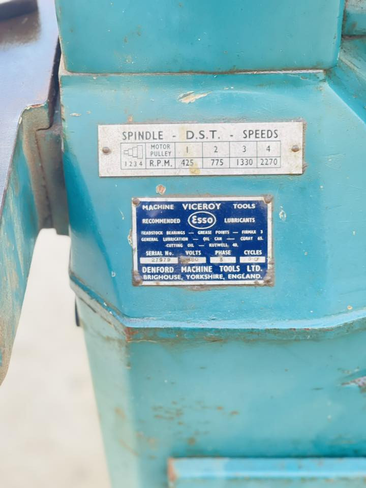 تورنه للبيع نضافته أجمل من الصور نوعه نكليزي ماطور 1500 تفتح قياس110مستخدمه شي قليل ما مفتوح بيه اي شي  تستخد للمحجرات لل قنفات والى اخره مكان واسط قضاء عزيزيه سعر مليون و 750وبيه مجال ***********
