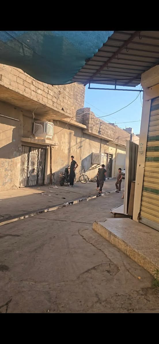 للبيع بيت بسوق النبي من جهة الدركزلية مو من جهة نبي يونس
مو اول فرع ثاني فرع عل يمين بعد التقاطع الفرعي بيت 105 متر
18.5 نزال و 6 واجهة تقريبا
3 غرف 2 جوه و 1 فوك
ء................
سعر 150
حاليا ماجر سكن سند طابو 
ارقام خاص


**إذا كنت صاحب هذا الإعلان وتريد حذفه لأي سبب، رجاءا أرسل رسالة إلى الدعم الفني**