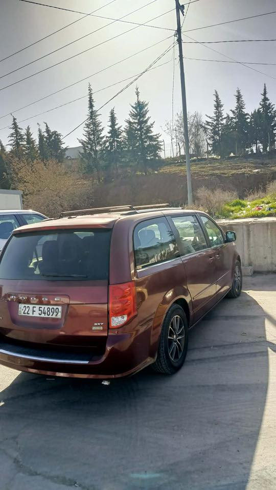 سلام عليكم 
يا الله دوج كرفان 2017
4قطع تبديل جاملغ امامي الايمن و الايسر 
ولبنيد وباب السائق تبديل وكالة 
حادث امريكي جاملغ خلفي 
كشنات سياحي جلج +مخمل 
بيبان كهرباء صندوك كهرباء 
السعر 135 وبيهة مجال 
اكو سونور بل منشور مال شواصي
الصدر الامامي تعبان 
ومكينة بيهة تبخير بل صلنصة 
***********
