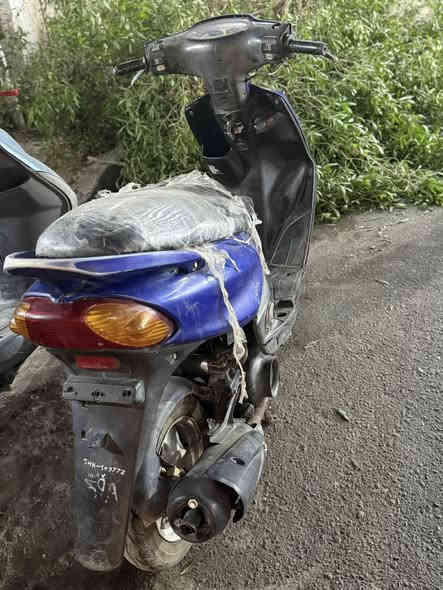 السلام وعليكم ماكس قجمه كلها شغاله سلف وهندر بس الباتري مالها تعبان مرات يشغل ومرات يدير على كيف 
اشاير لايت بك لايت هورن كله شغال دراجه جنت تاركه 
السعر ٣٥٠ وبيها مجال مكاني بغداد الجديده شارع المسبح ***********
