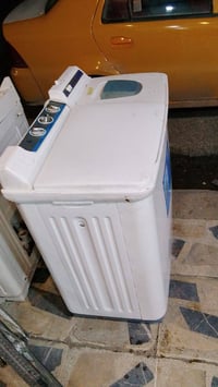 ميز للبيع معه اربع كراسي السعر 60 وبي مجال متوفر اربع ميوزه و16 كرسي  ...