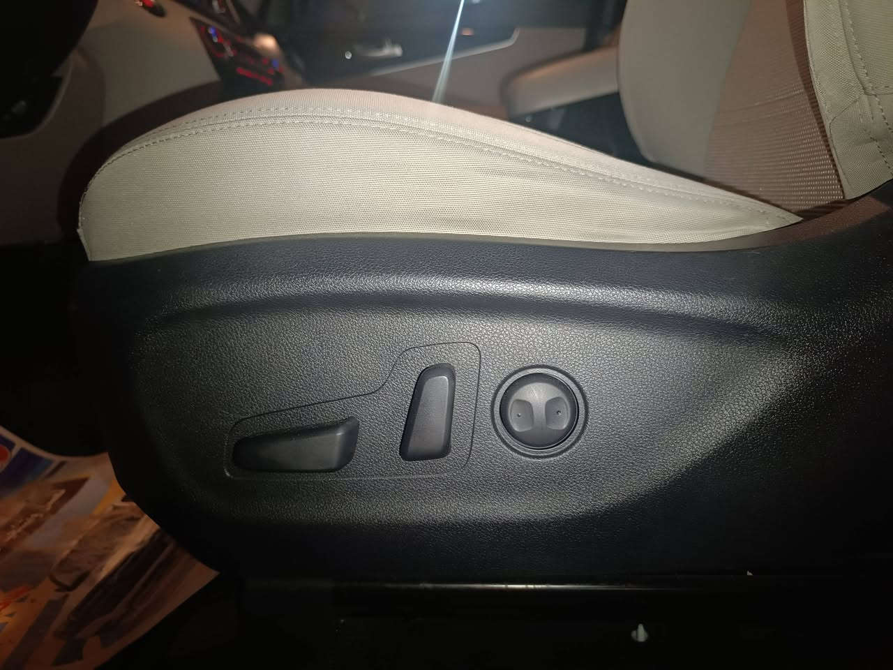 كيا سورينتو خليجي موديل 2020 ماشي 44 الف مكفول من الزلغ رقم بغداد بأسمي بعدها بحالة الوكاله سبير مانازل.
مواصفات الخليجي معروفه 
السعر 280$
*********** أتصل وتدلل
